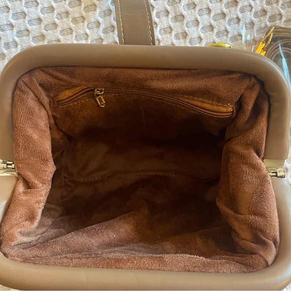 Unique top handle/crossbody vegan leather handbag - grey taupe - Picture 6 of 6